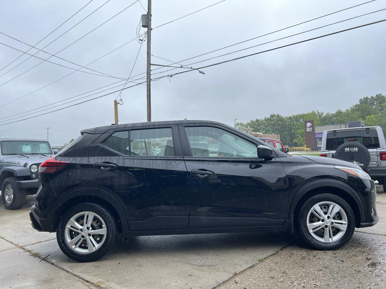 Nissan Kicks S FWD 2023