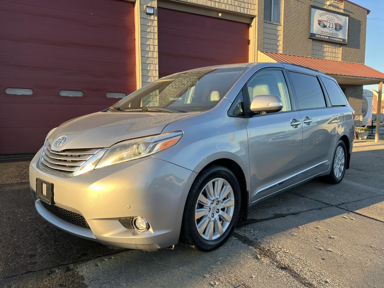 Toyota Sienna 5dr 7-Pass Van Ltd Premium FWD (Natl) 2017