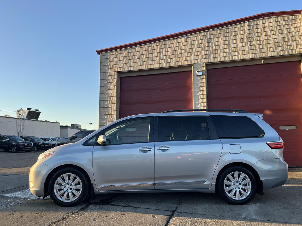 Toyota Sienna 5dr 7-Pass Van Ltd Premium FWD (Natl) 2017