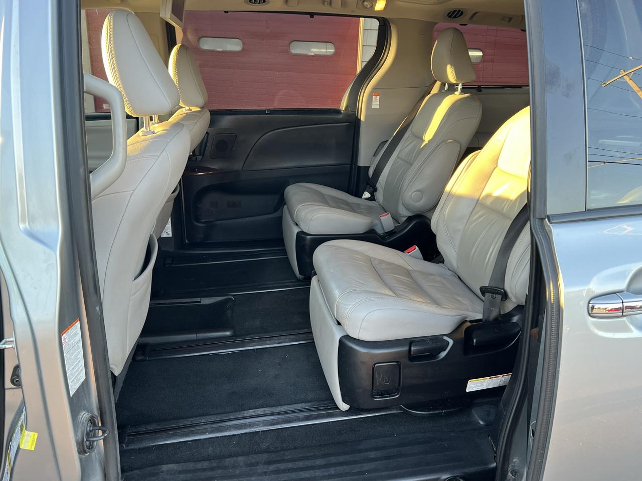Toyota Sienna 5dr 7-Pass Van Ltd Premium FWD (Natl) 2017