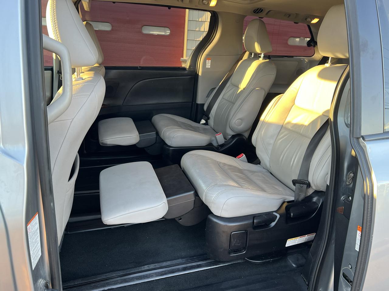 Toyota Sienna 5dr 7-Pass Van Ltd Premium FWD (Natl) 2017