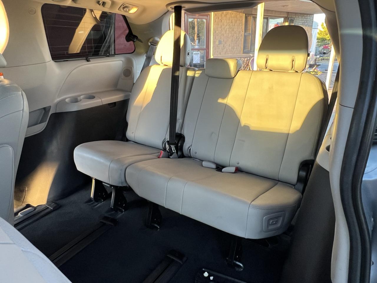 Toyota Sienna 5dr 7-Pass Van Ltd Premium FWD (Natl) 2017