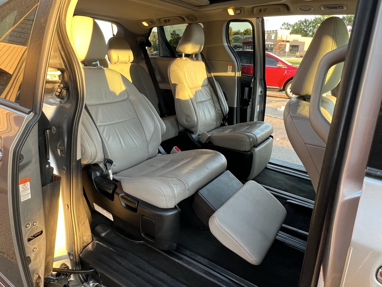 Toyota Sienna 5dr 7-Pass Van Ltd Premium FWD (Natl) 2017