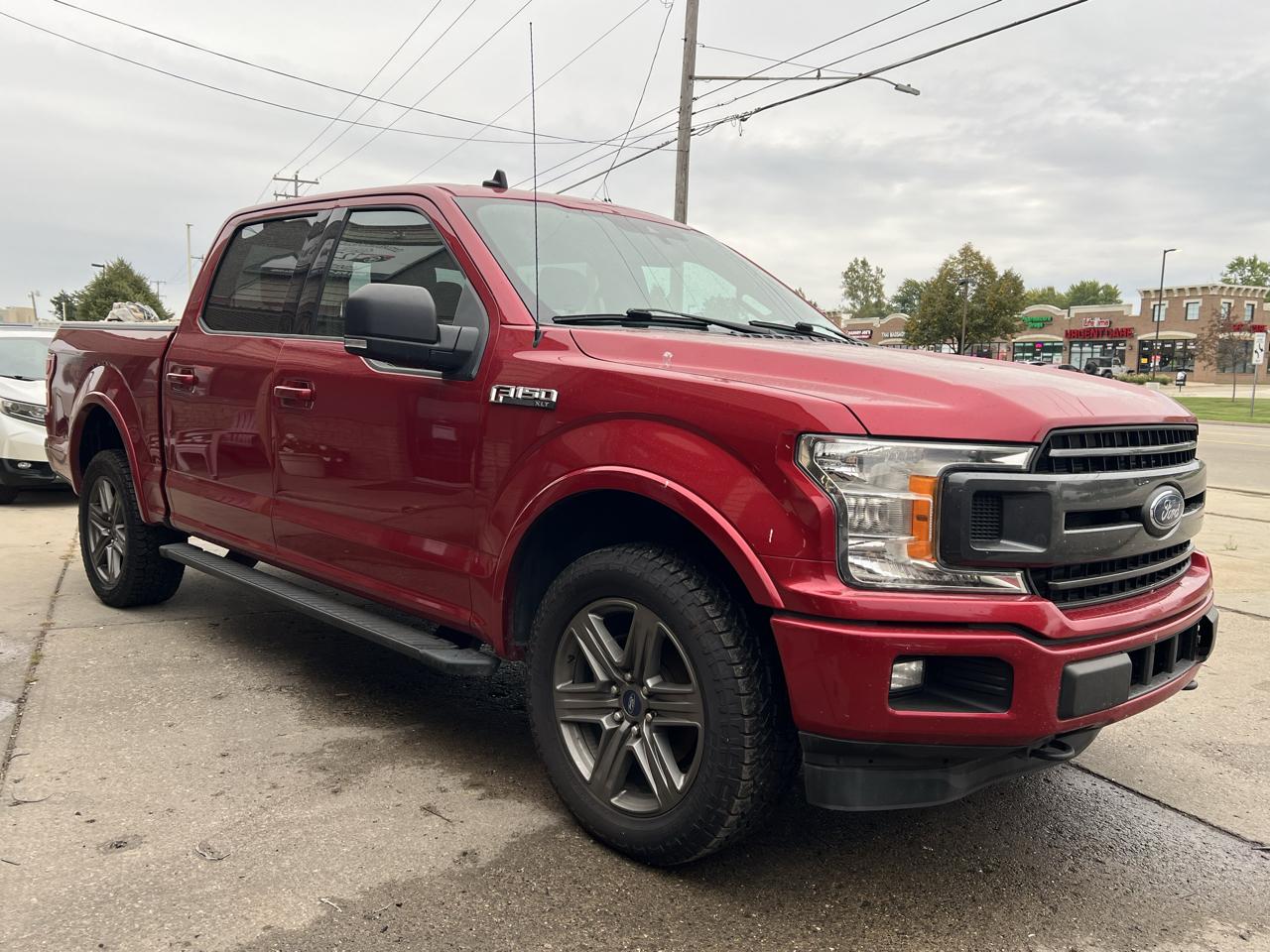 Ford F-150 XLT SuperCrew Short Bed 4WD 2020