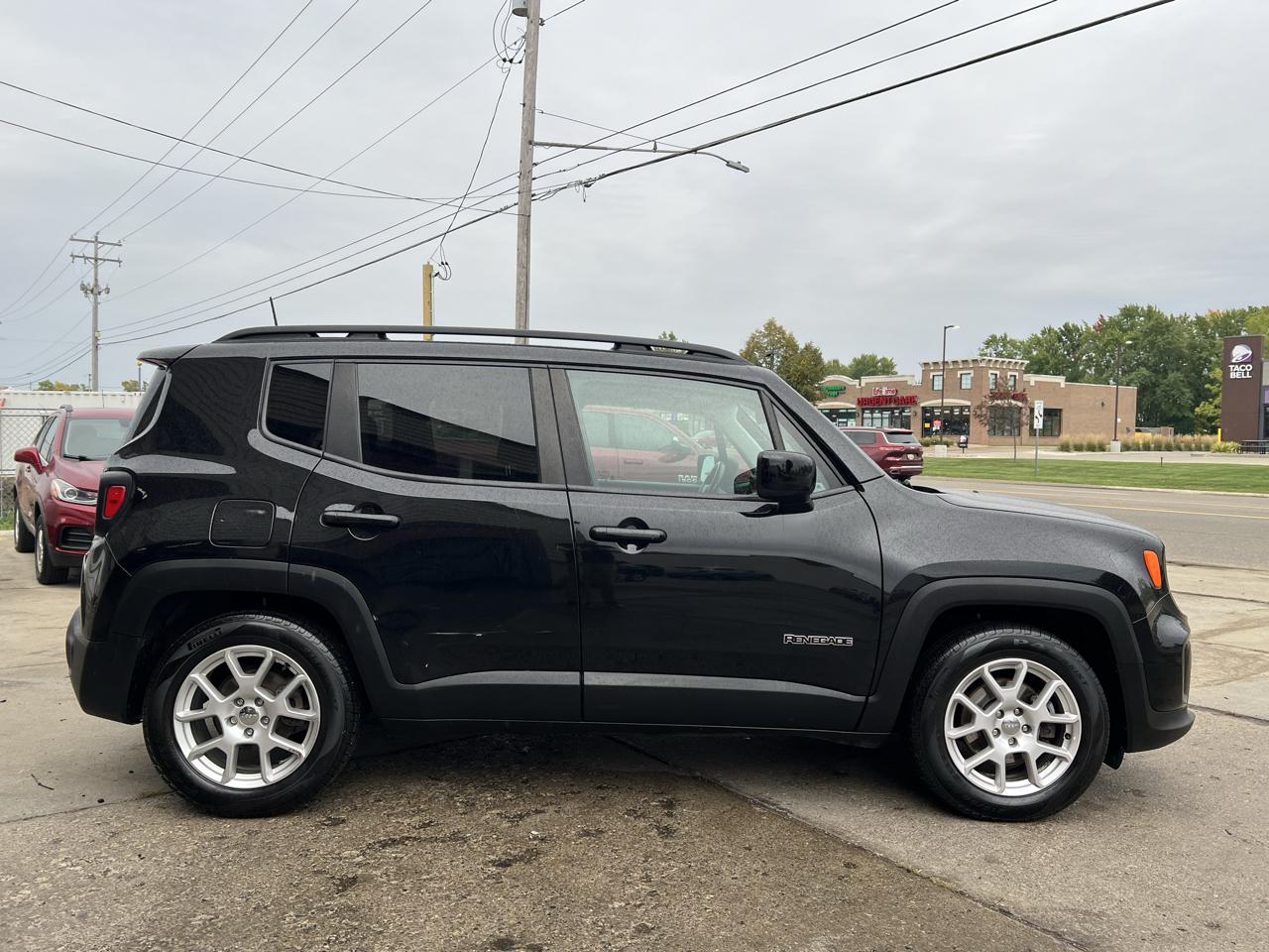 Jeep Renegade Latitude FWD 2021