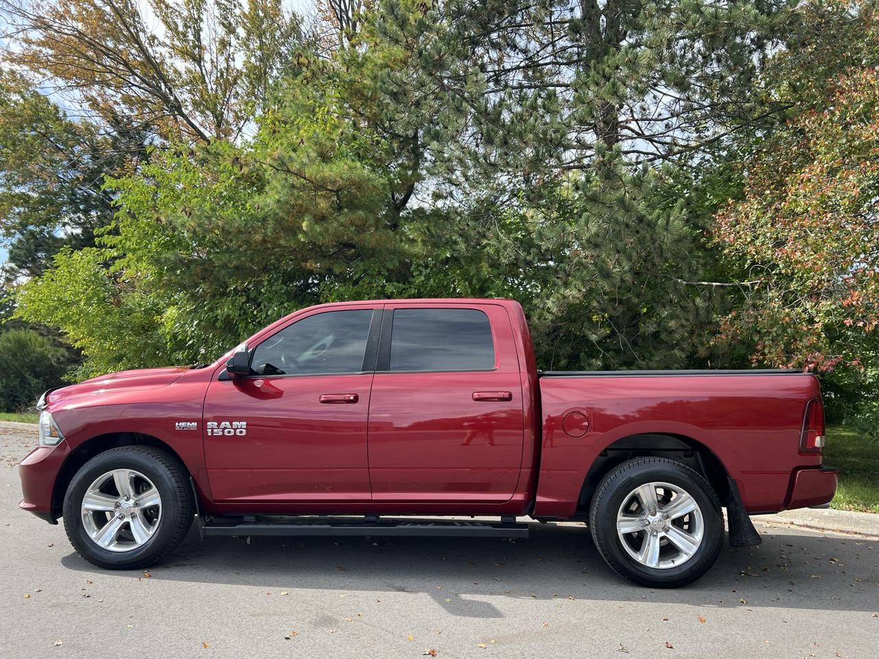 RAM 1500 4WD Crew Cab 140.5" Sport 2013