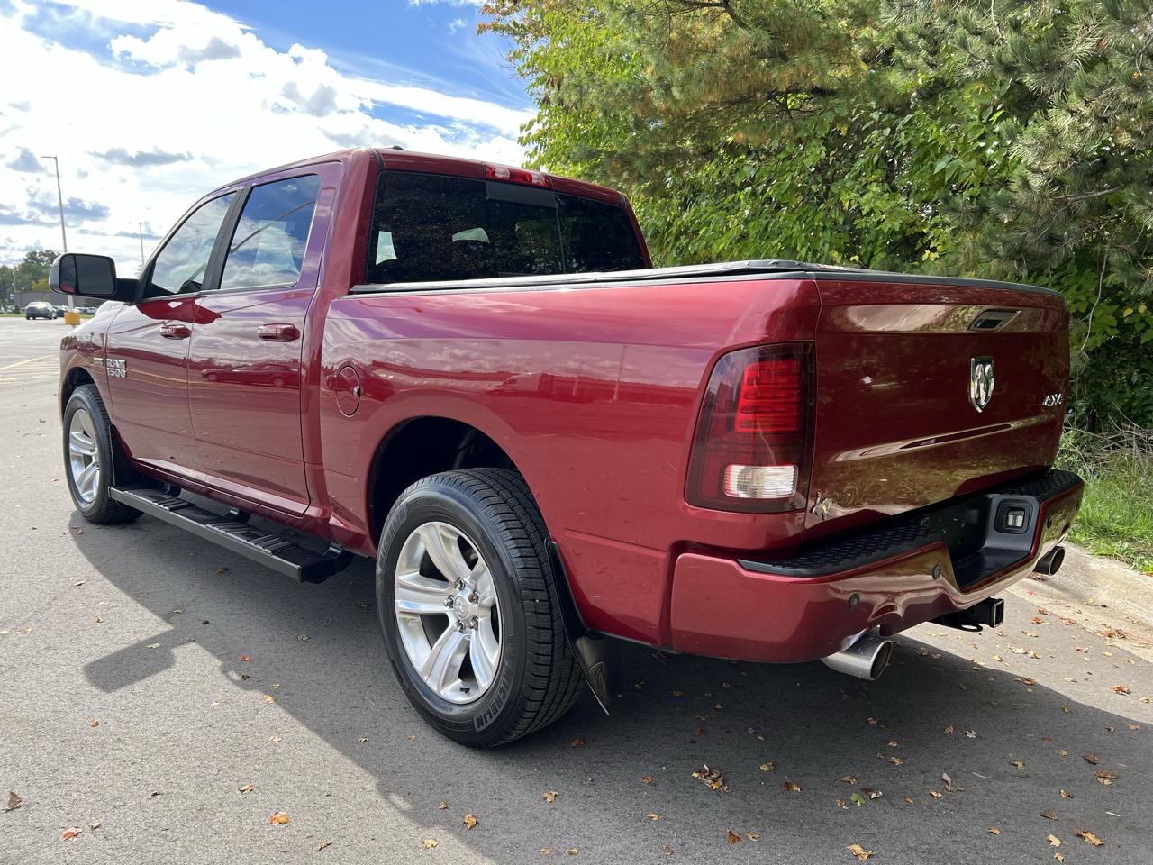 RAM 1500 4WD Crew Cab 140.5" Sport 2013