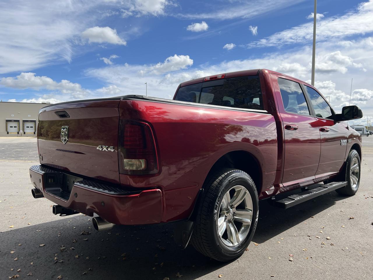 RAM 1500 4WD Crew Cab 140.5" Sport 2013