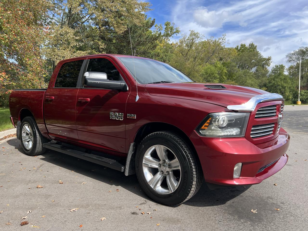 RAM 1500 4WD Crew Cab 140.5" Sport 2013