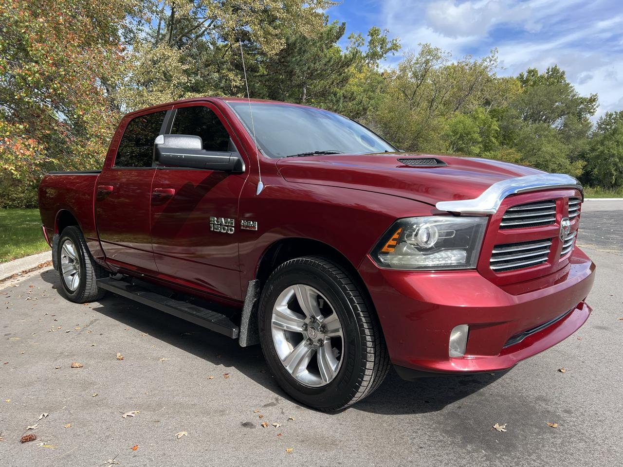 RAM 1500 4WD Crew Cab 140.5" Sport 2013