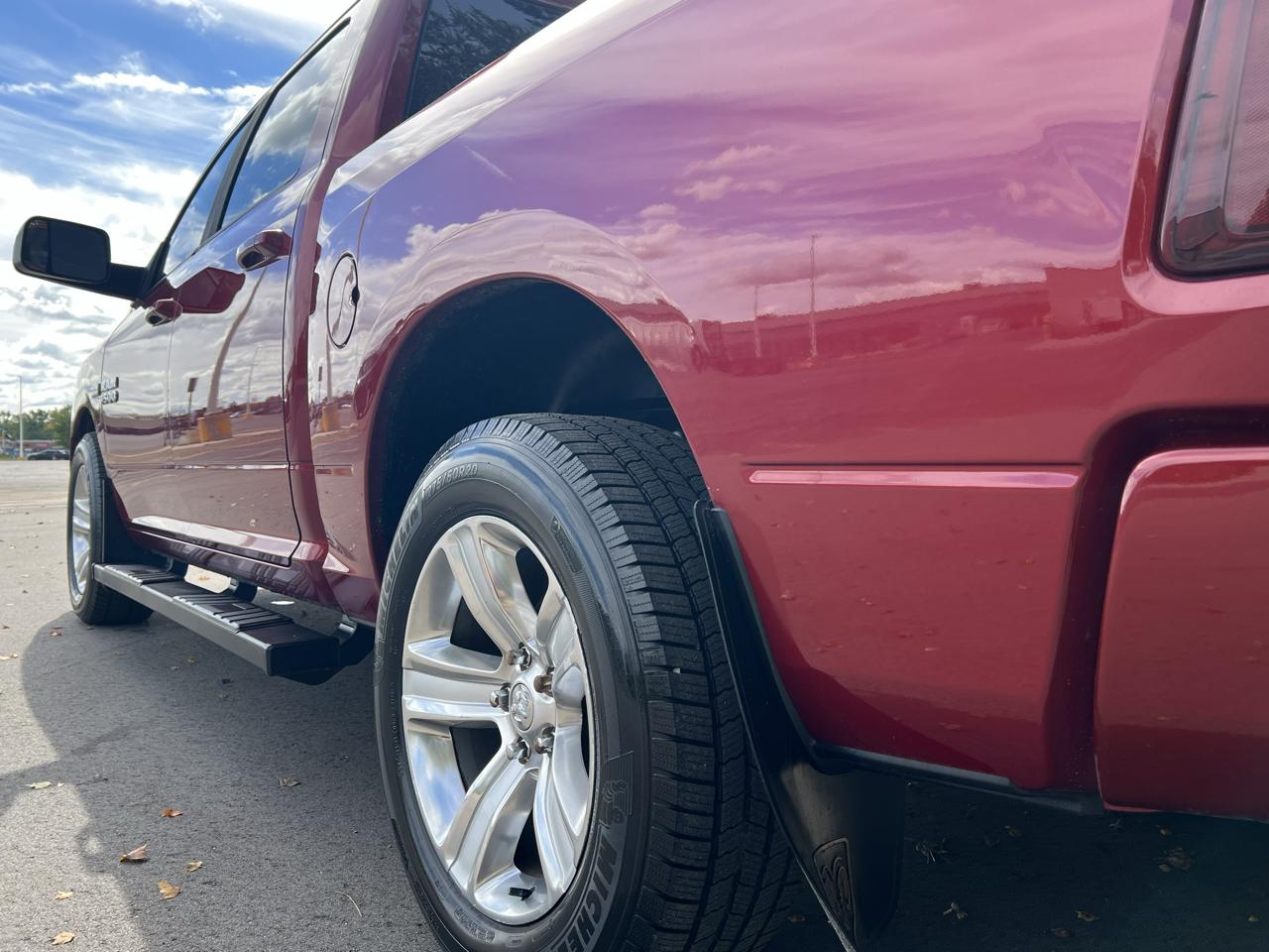 RAM 1500 4WD Crew Cab 140.5" Sport 2013
