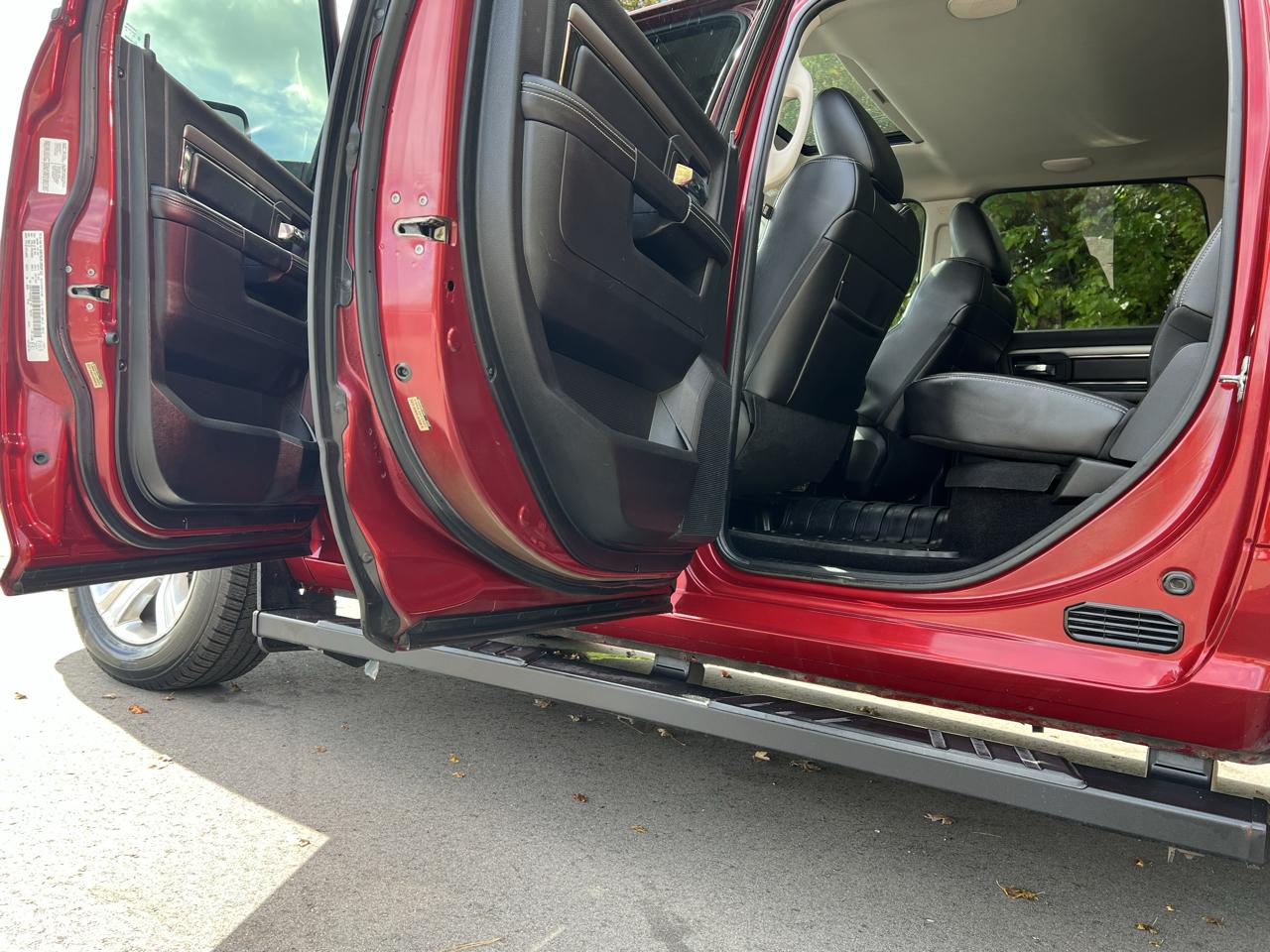 RAM 1500 4WD Crew Cab 140.5" Sport 2013