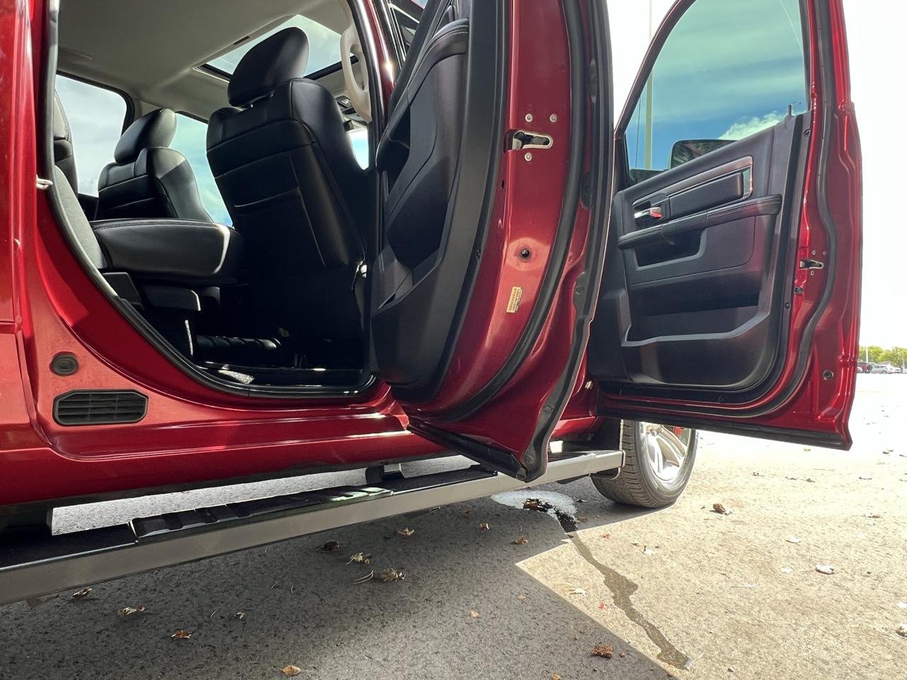 RAM 1500 4WD Crew Cab 140.5" Sport 2013