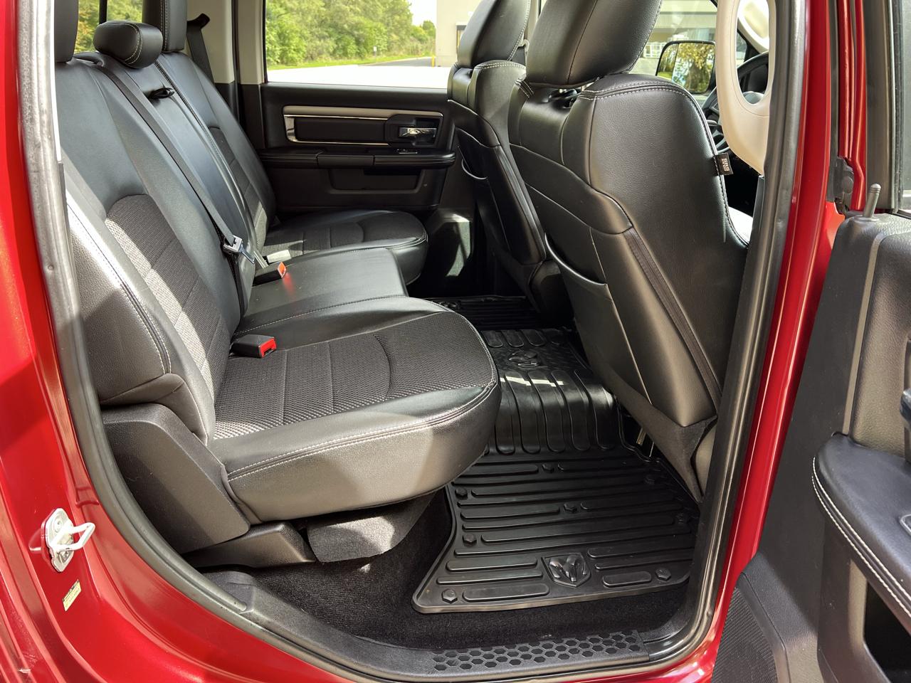 RAM 1500 4WD Crew Cab 140.5" Sport 2013
