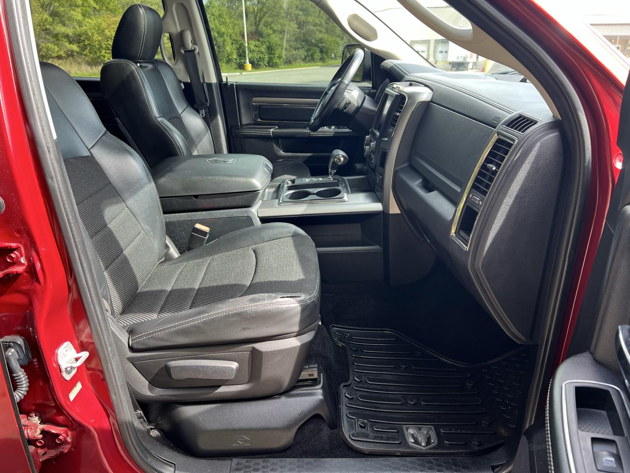 RAM 1500 4WD Crew Cab 140.5" Sport 2013