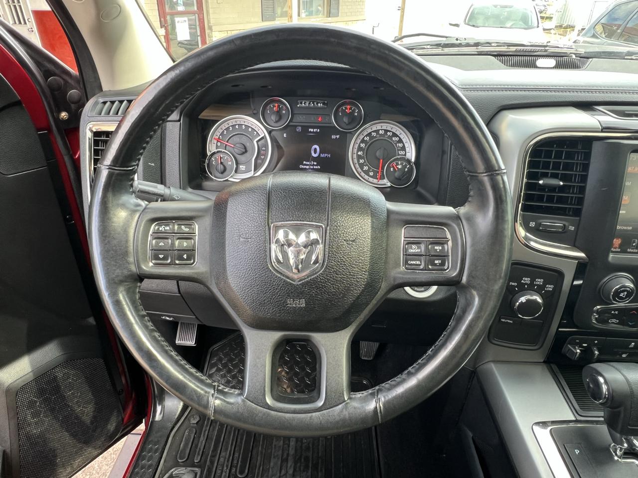 RAM 1500 4WD Crew Cab 140.5" Sport 2013