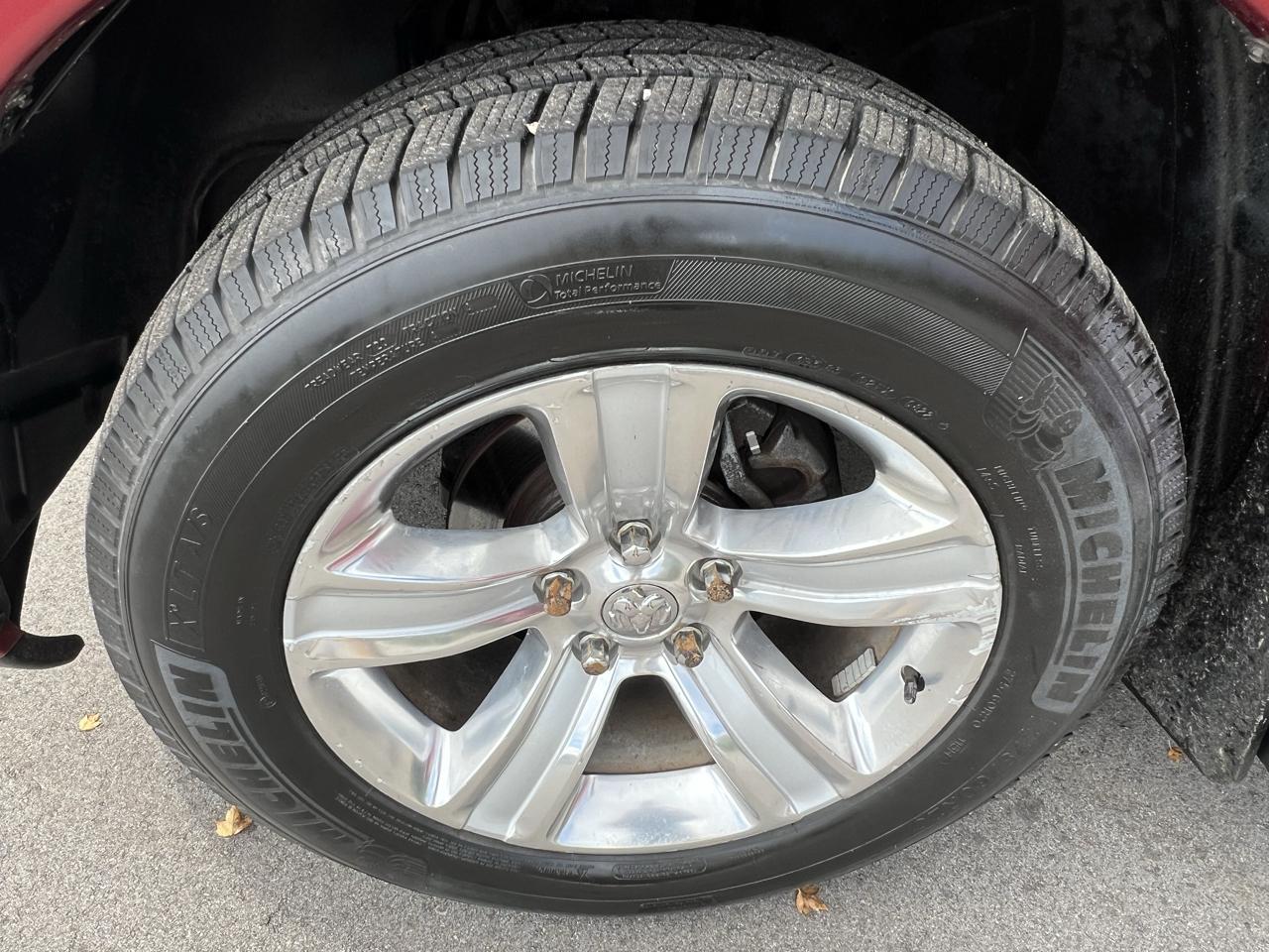 RAM 1500 4WD Crew Cab 140.5" Sport 2013