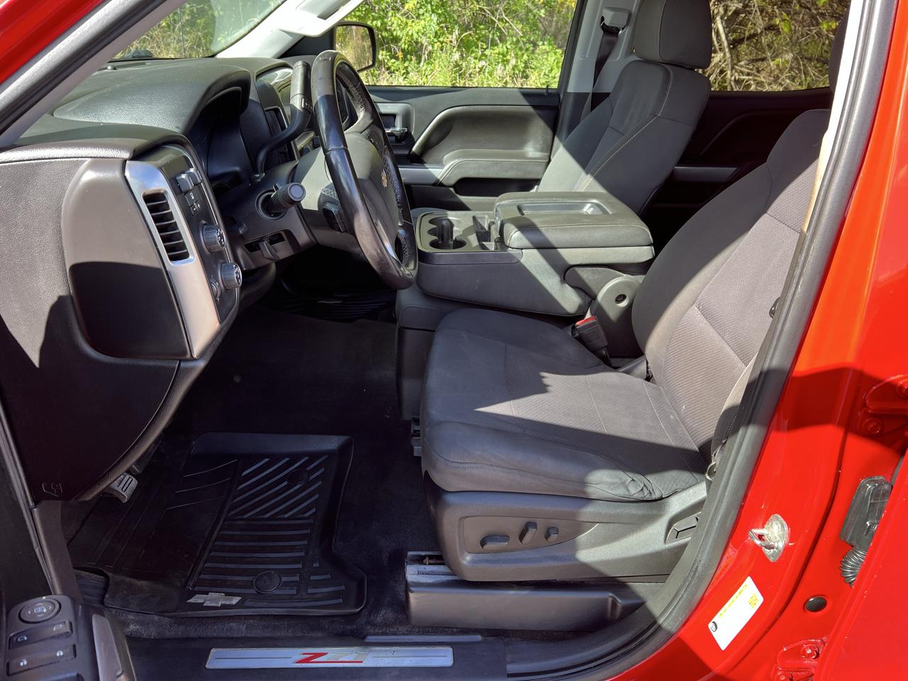 Chevrolet Silverado 1500 4WD Crew Cab 143.5" LT w/2LT 2015