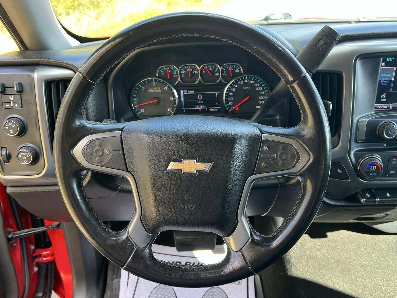 Chevrolet Silverado 1500 4WD Crew Cab 143.5" LT w/2LT 2015