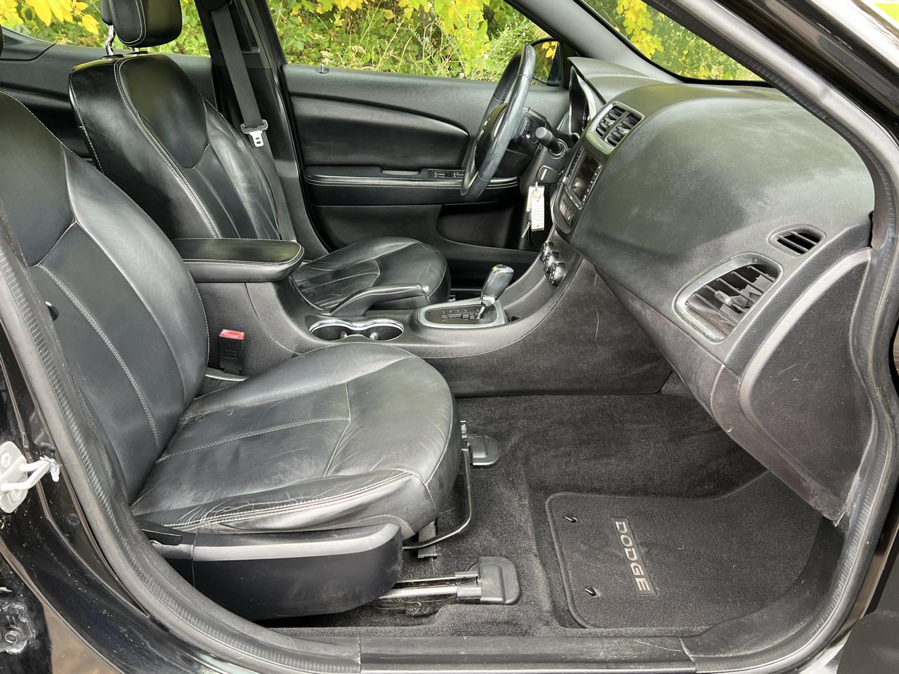 Dodge Avenger 4dr Sdn SXT 2014