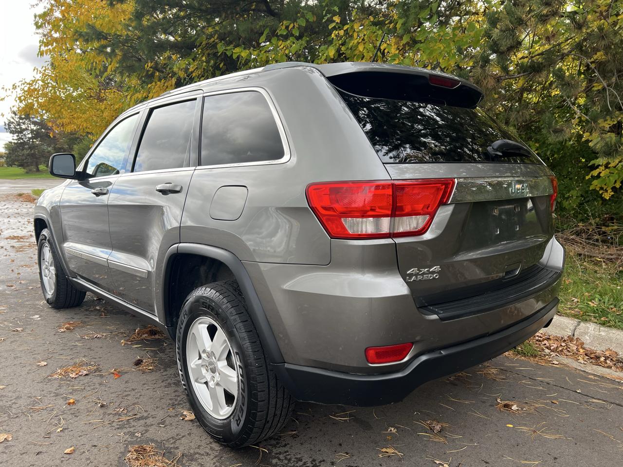 Jeep Grand Cherokee 4WD 4dr Laredo 2012