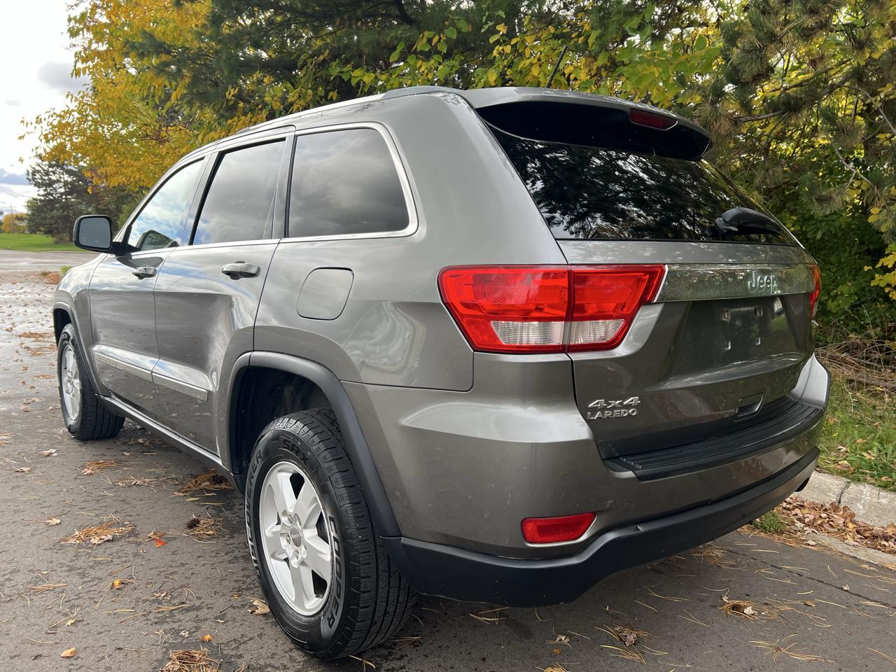 Jeep Grand Cherokee 4WD 4dr Laredo 2012