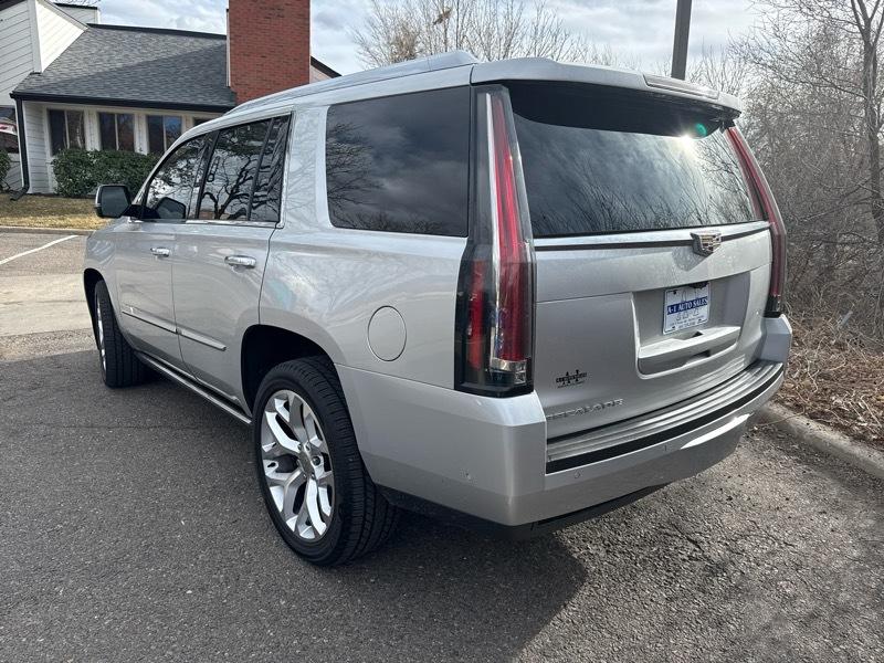 Cadillac Escalade Premium 4WD 2018