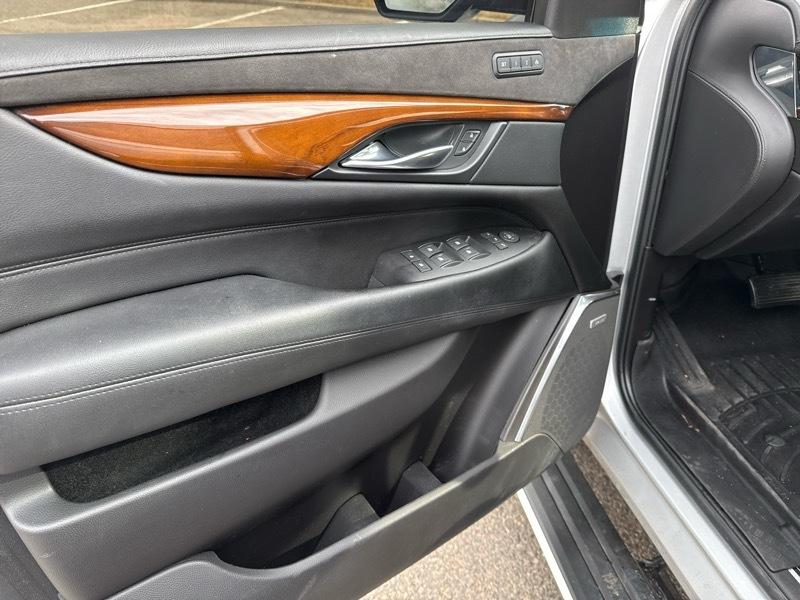 Cadillac Escalade Premium 4WD 2018