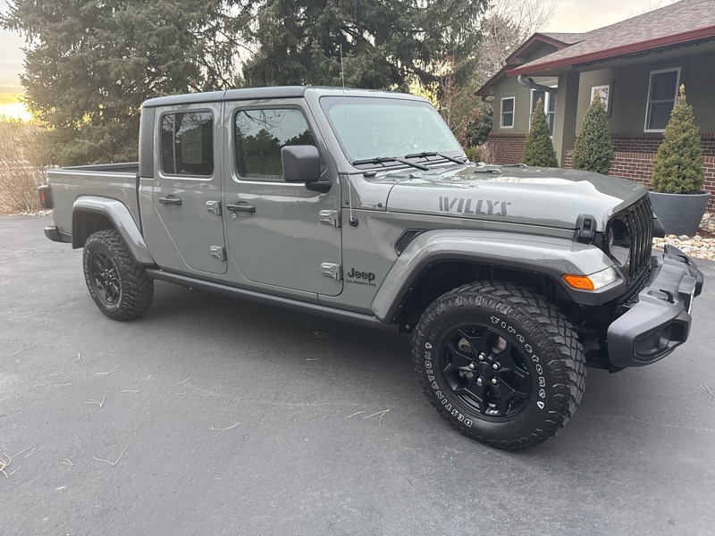 Jeep Gladiator Willys Sport 4x4 *Ltd Avail* 2021