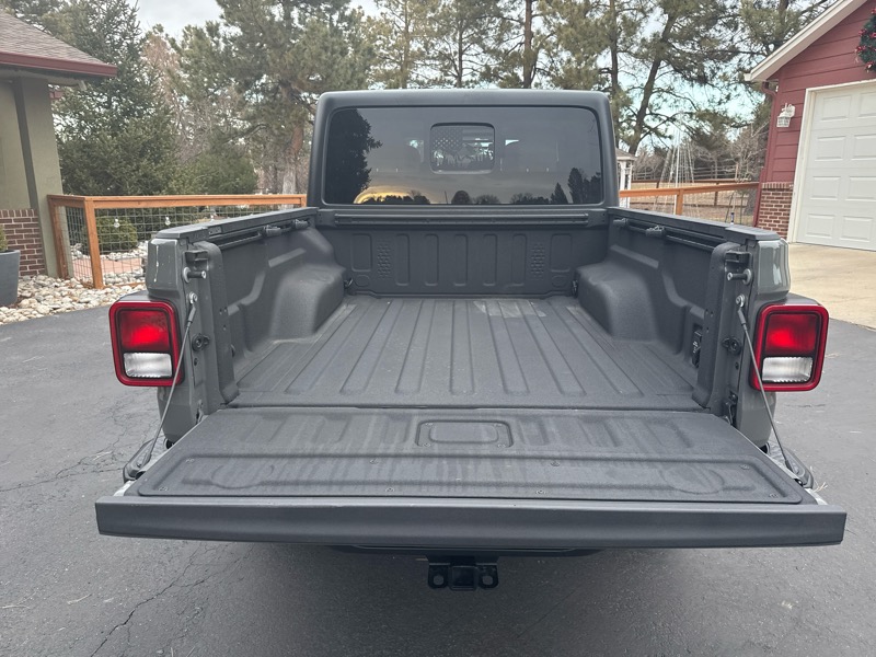 Jeep Gladiator Willys Sport 4x4 *Ltd Avail* 2021