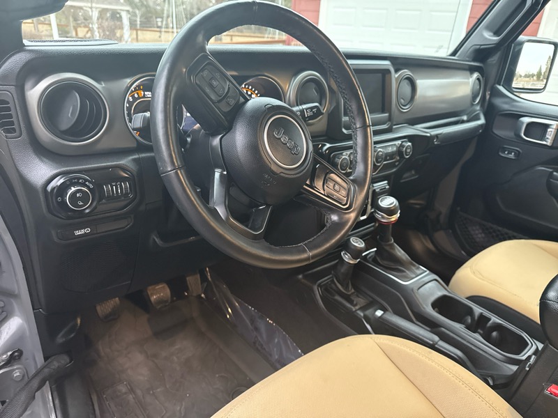 Jeep Gladiator Willys Sport 4x4 *Ltd Avail* 2021