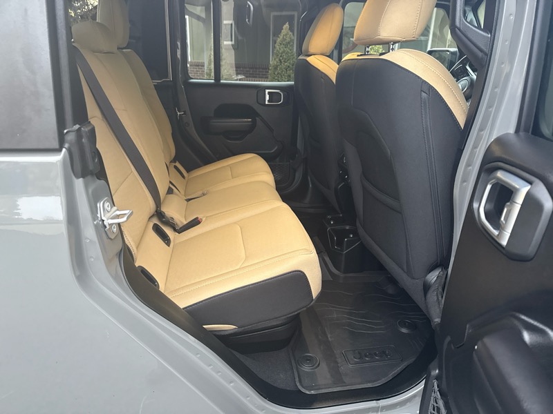 Jeep Gladiator Willys Sport 4x4 *Ltd Avail* 2021