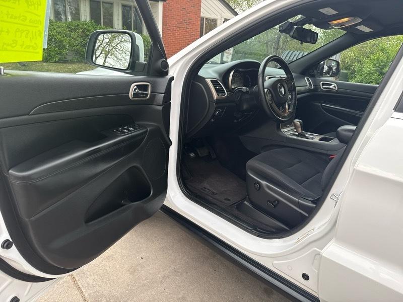 Jeep Grand Cherokee Laredo 4WD 2016