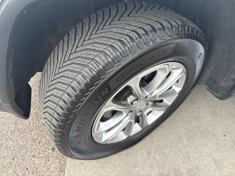 Jeep Grand Cherokee Laredo 4WD 2016