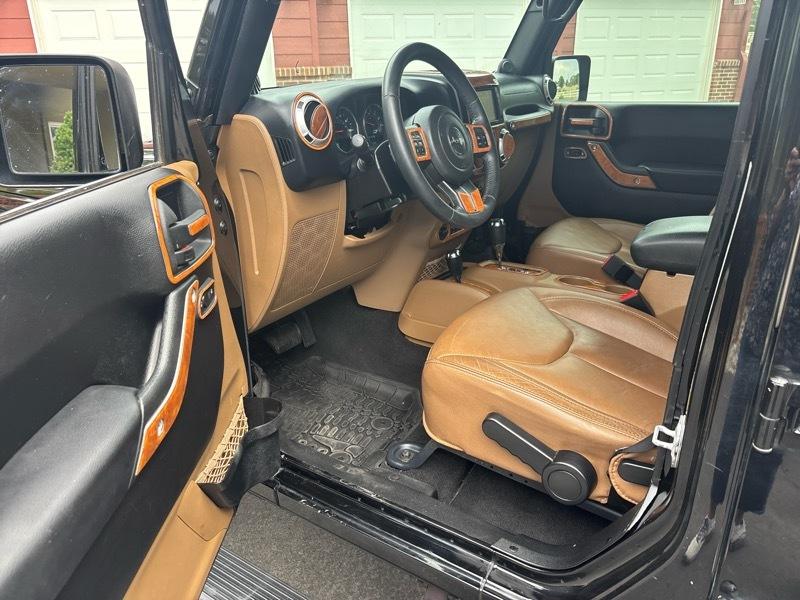 Jeep Wrangler Unlimited Sahara 4WD 2014