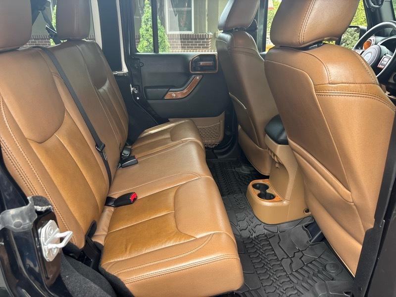 Jeep Wrangler Unlimited Sahara 4WD 2014