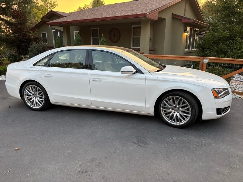 Audi A8 4.0T Sedan L quattro Tiptronic 2014