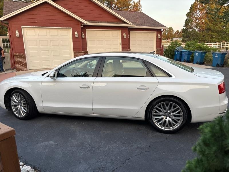 Audi A8 4.0T Sedan L quattro Tiptronic 2014