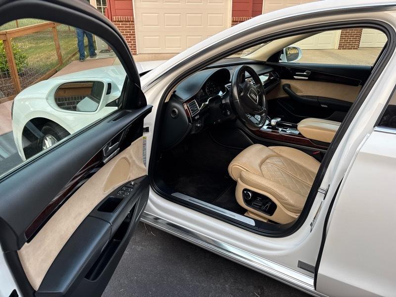 Audi A8 4.0T Sedan L quattro Tiptronic 2014
