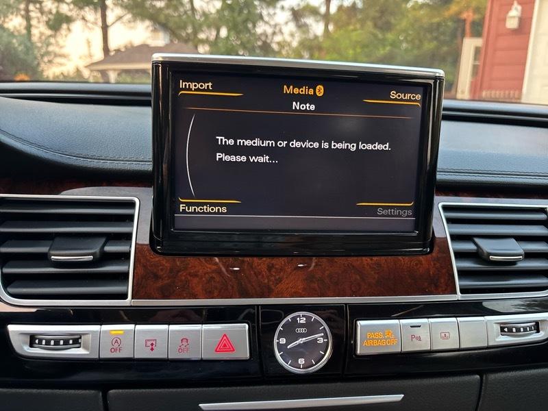 Audi A8 4.0T Sedan L quattro Tiptronic 2014