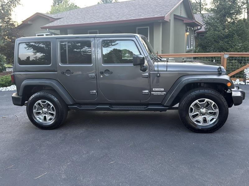 Jeep Wrangler Unlimited Sport 4WD 2017