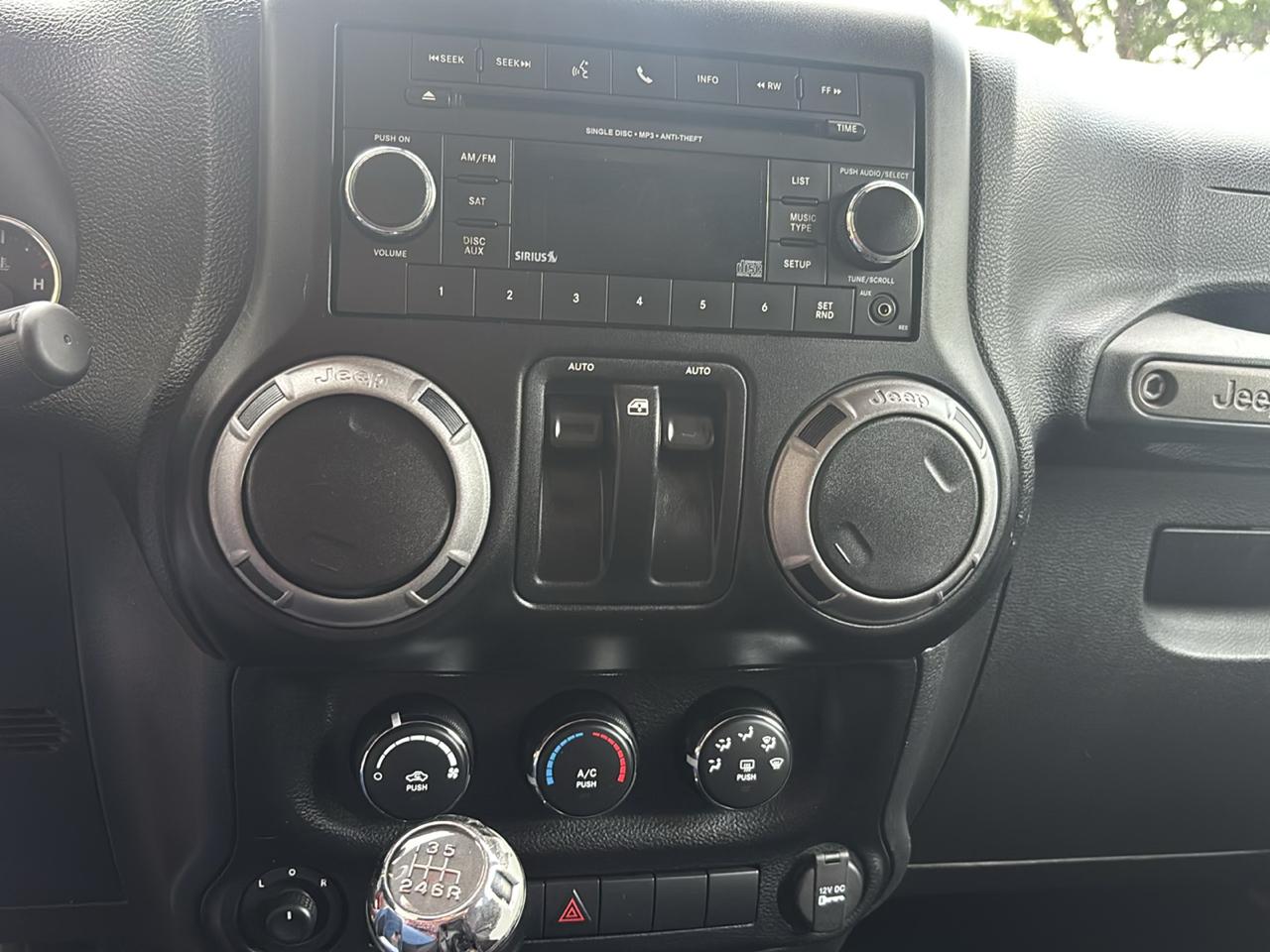 Jeep Wrangler Sport 4WD 2013