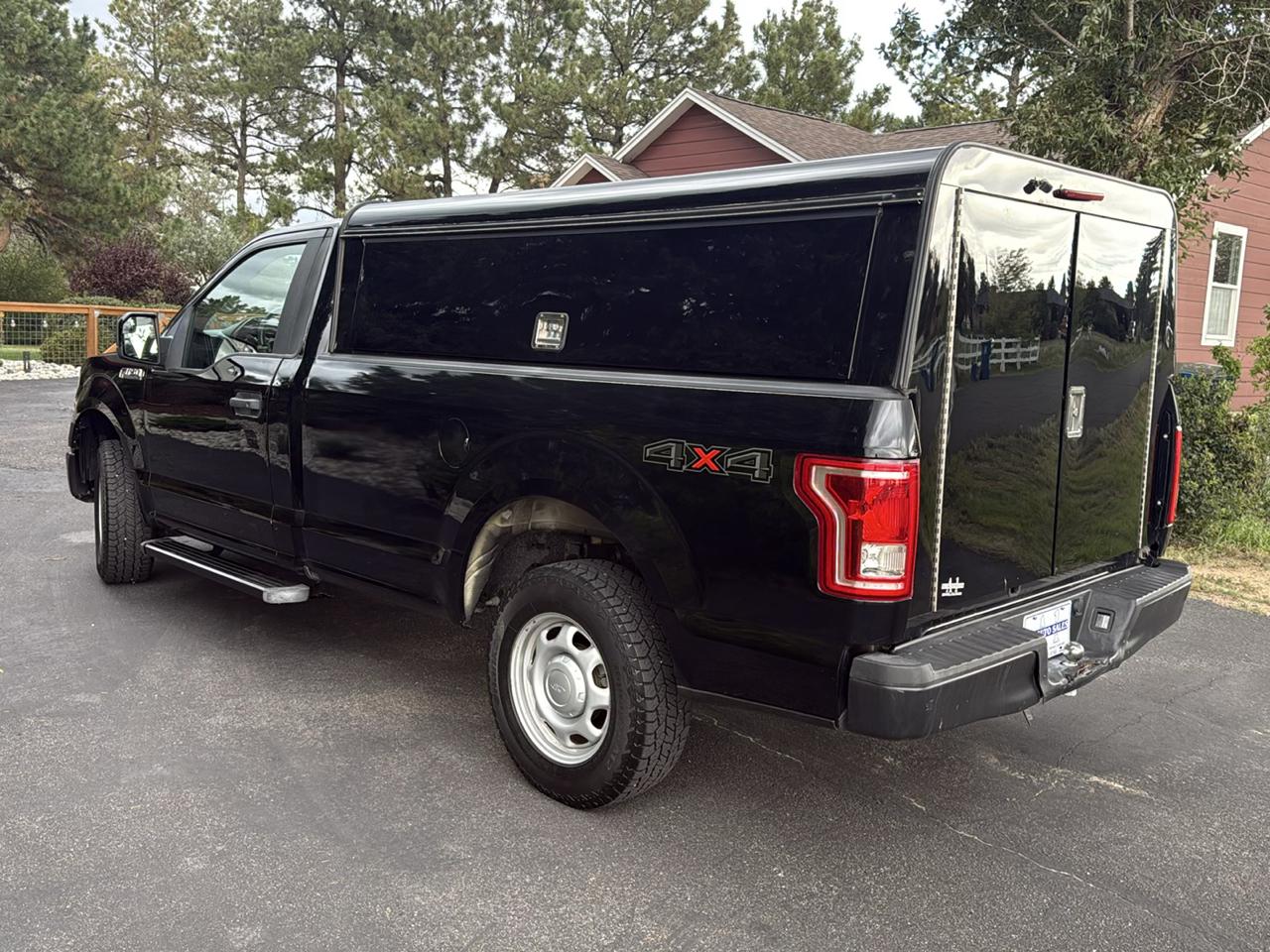 Ford F-150 photo 2