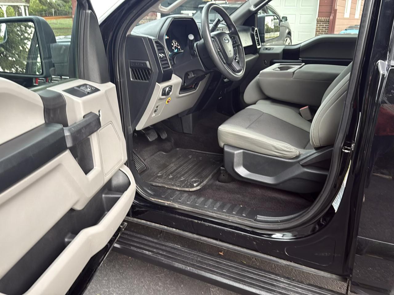 Ford F-150 photo 4