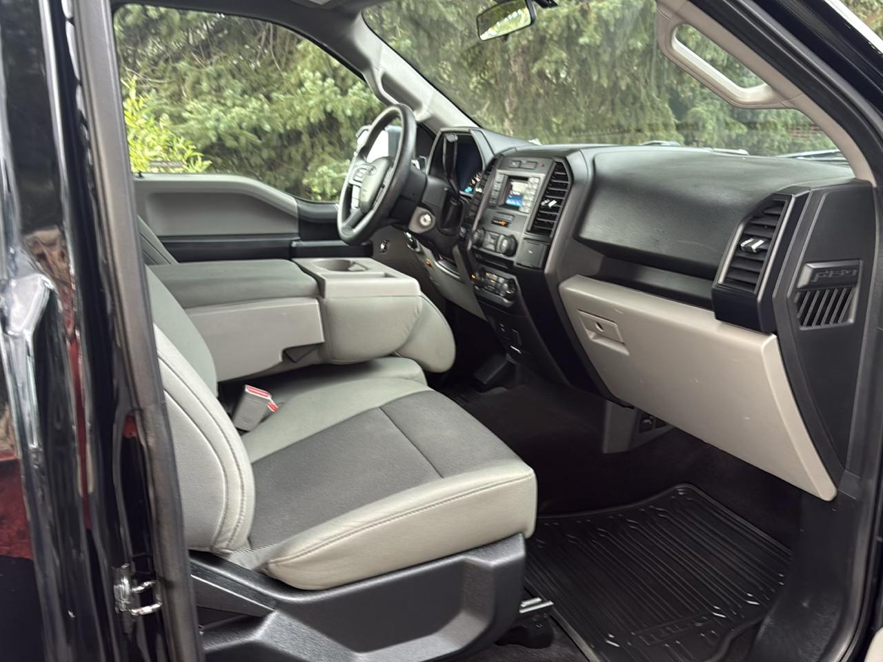 Ford F-150 photo 9