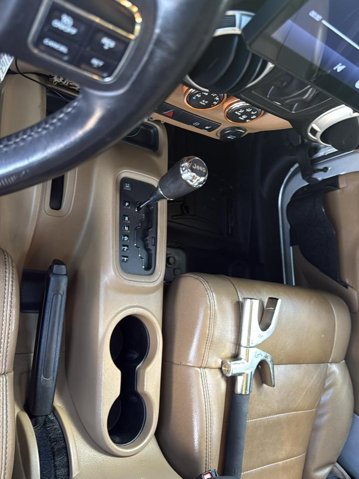 Jeep Wrangler photo 14