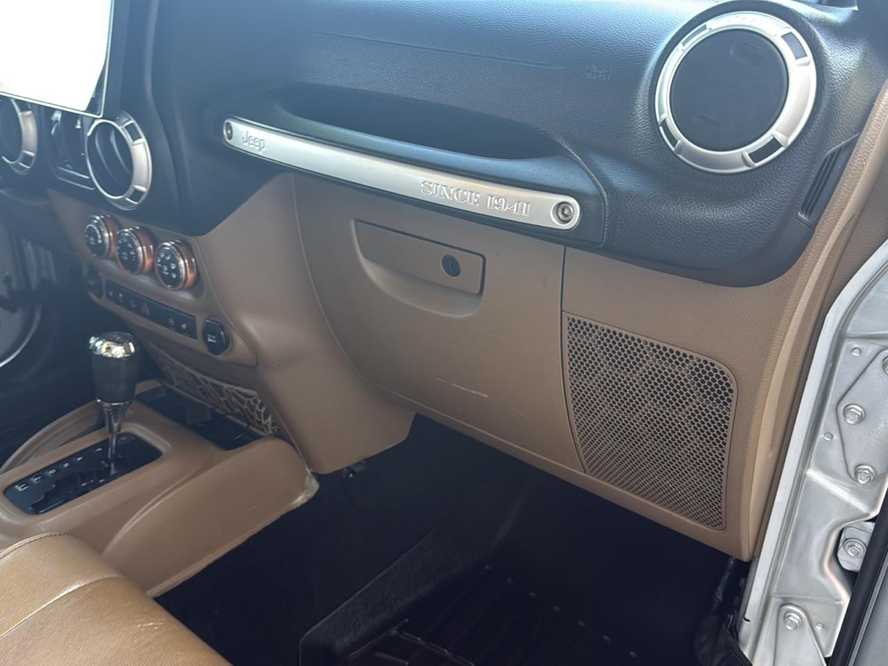 Jeep Wrangler photo 17