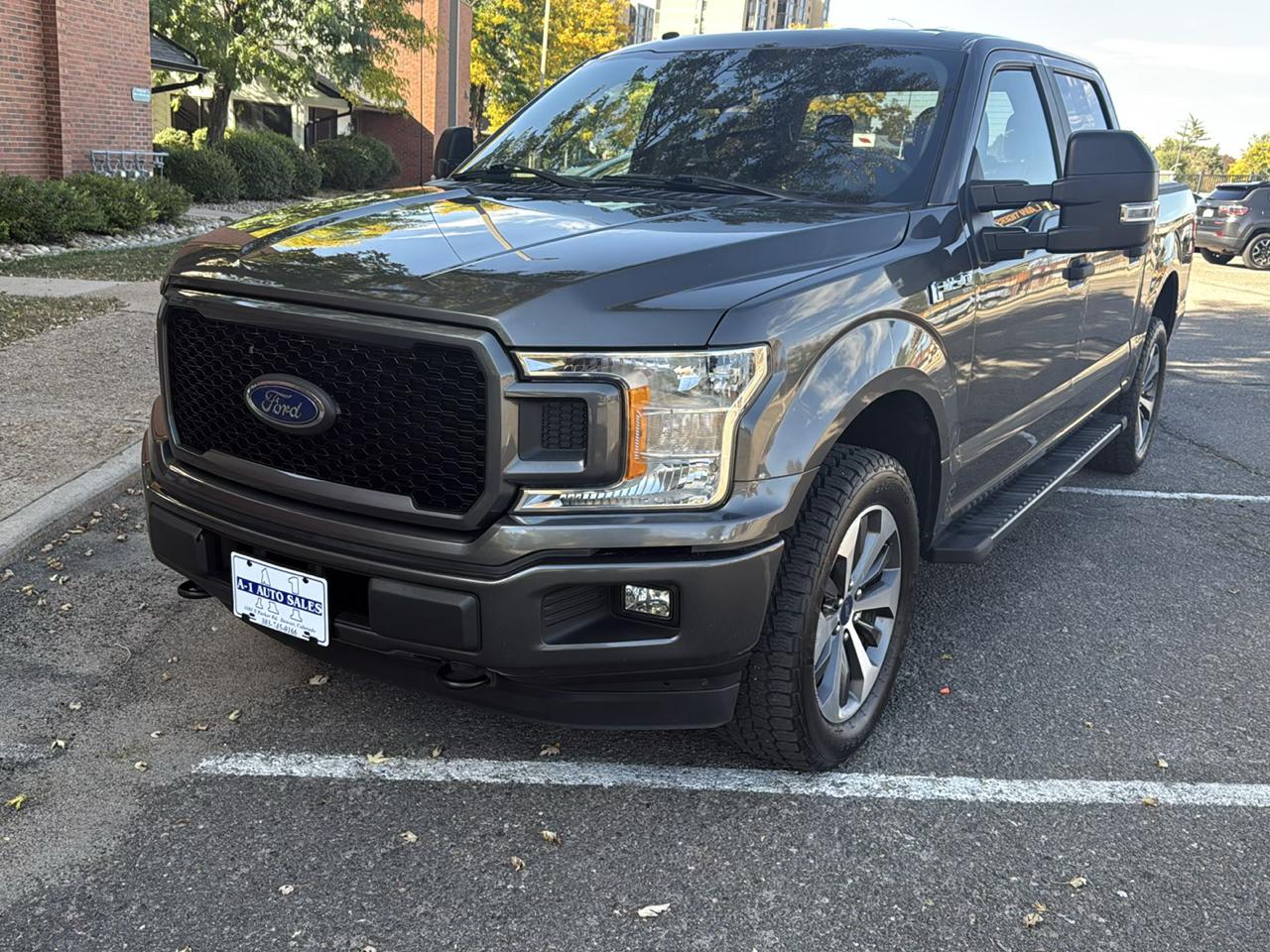 Ford F-150 photo 2