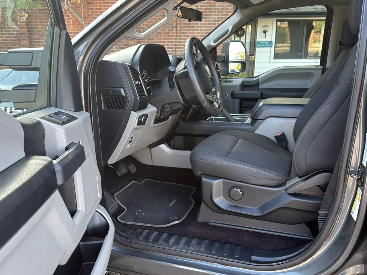 Ford F-150 photo 12