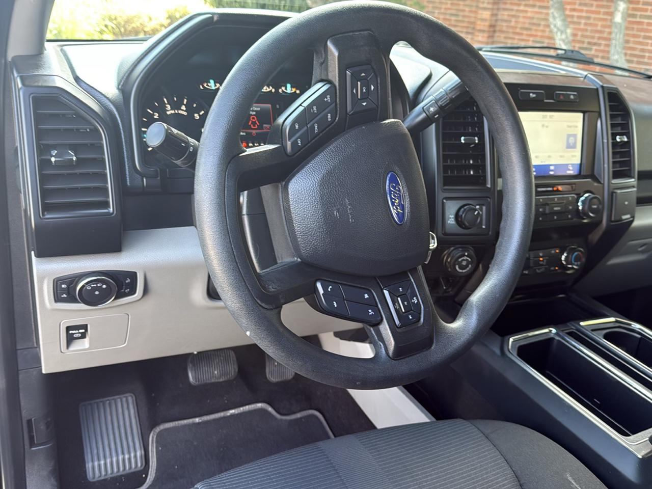Ford F-150 photo 14